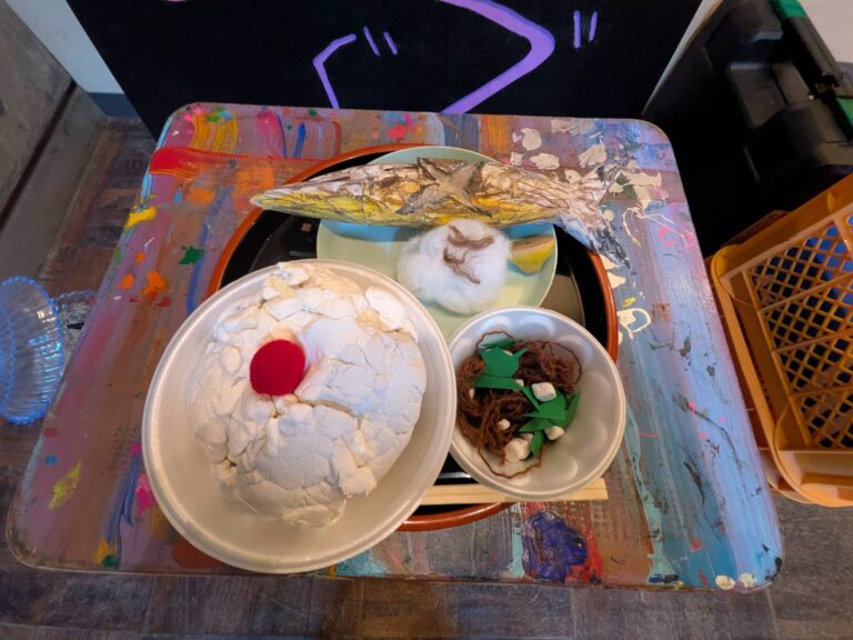 バオバブ作品展準備中